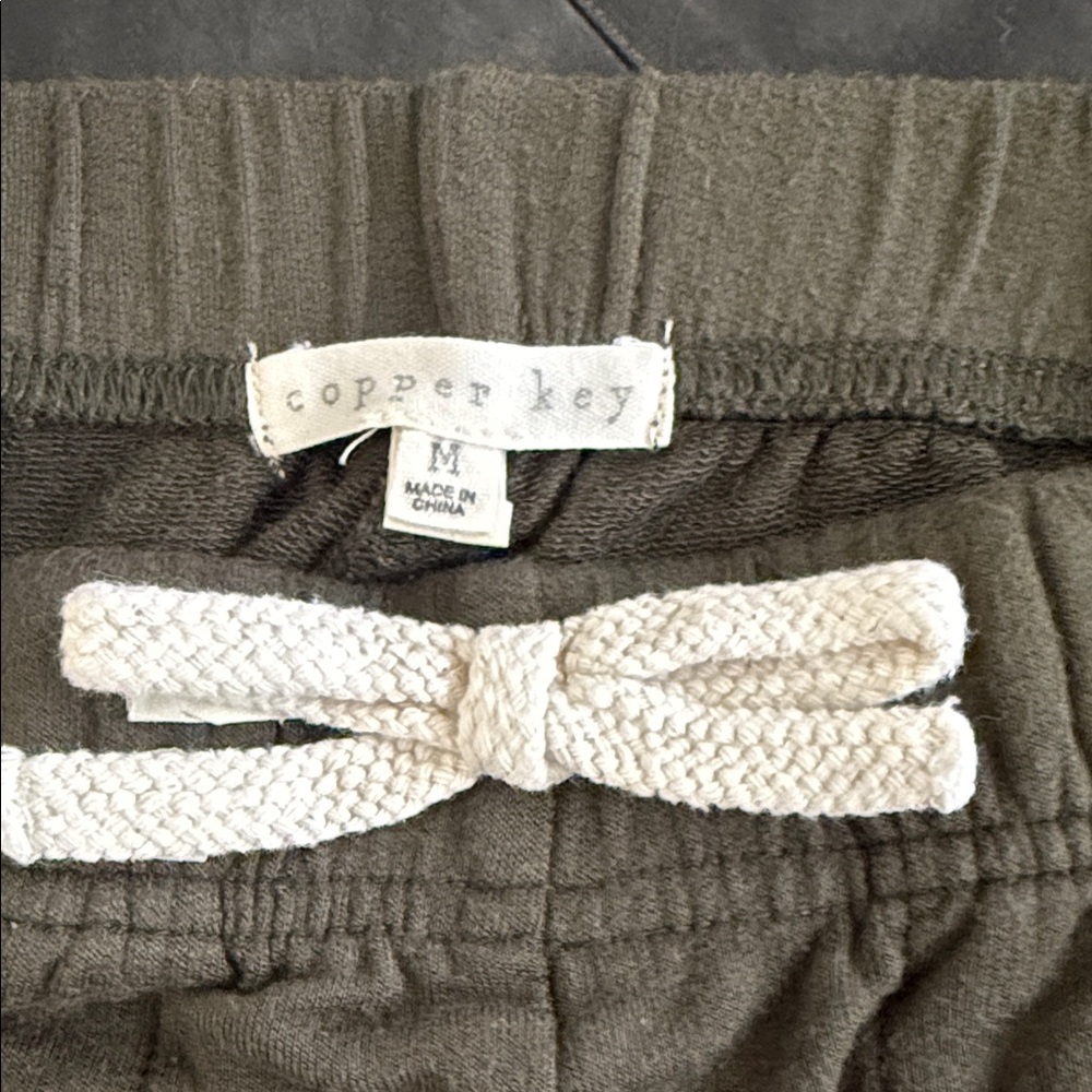 Copper Key Kids Olive Green Jogger Pants with Cream Drawstring - Sz M Girls